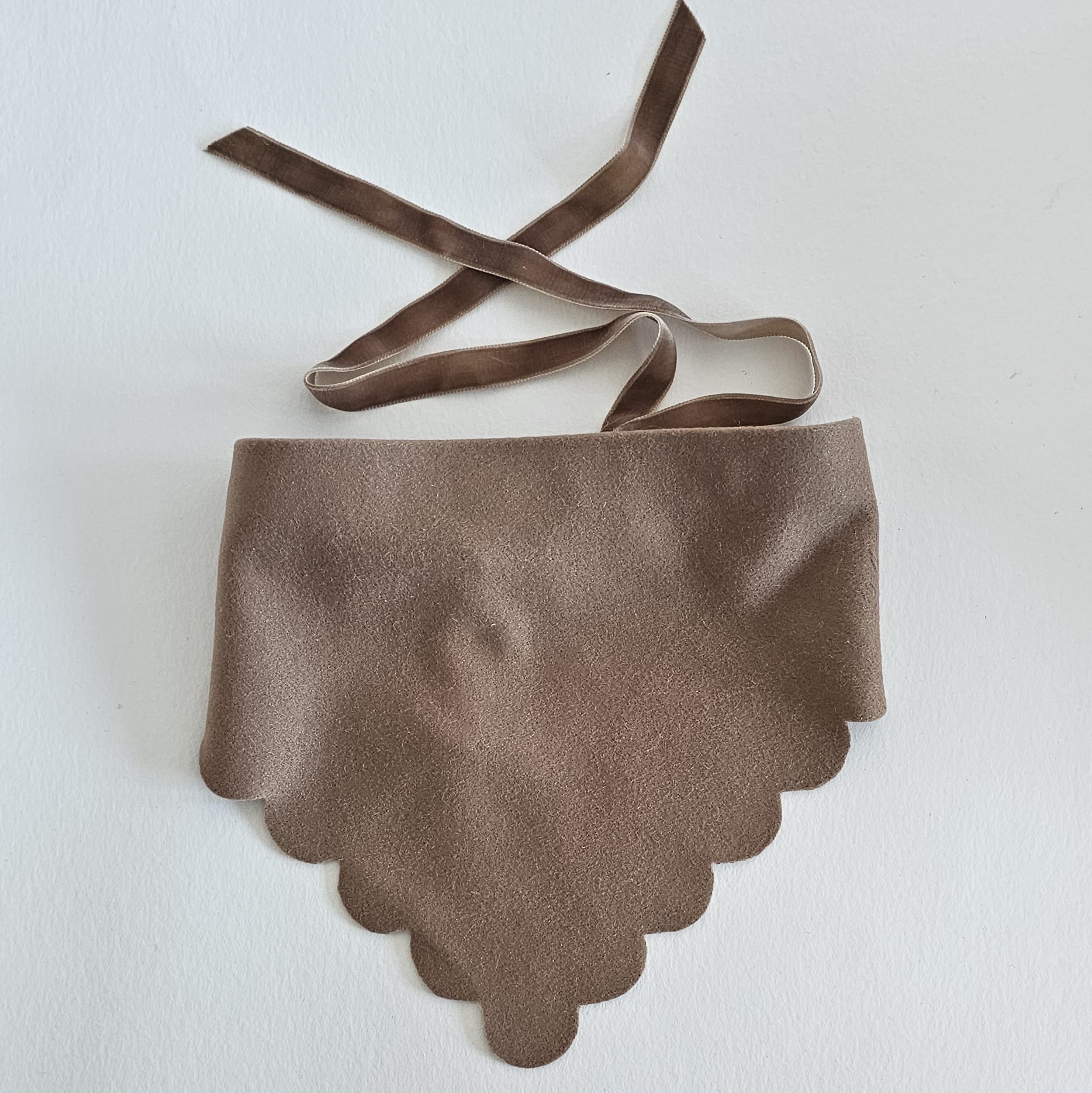 Heather Wool Felt Scalloped Scarf
