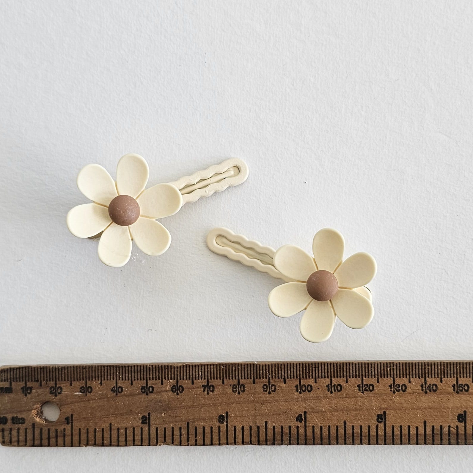Butter Daisy Clip Set