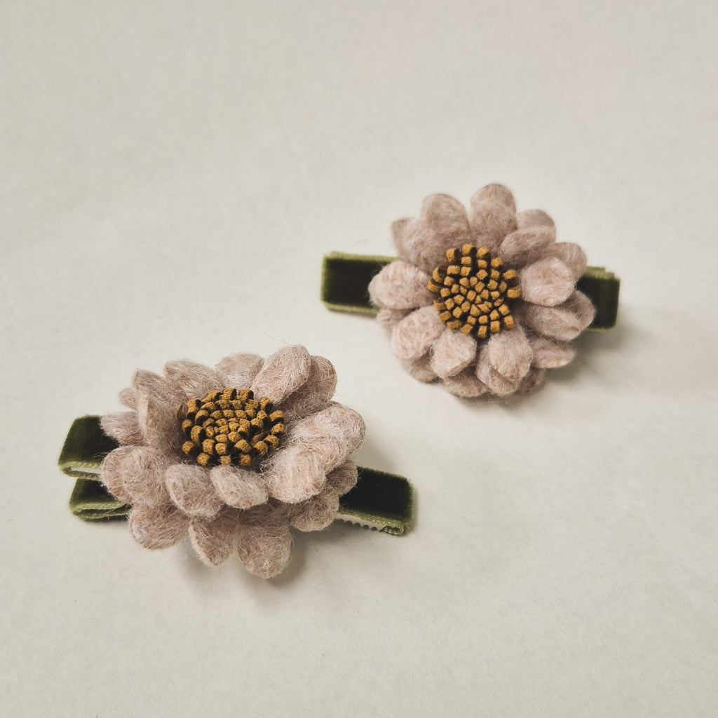 Handcrafted Clip Set - Felt Flower Beige/Moss
